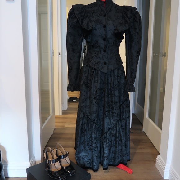 giorgio beverly hills Dresses & Skirts - (Vintage/Designer) Giorgio Beverly Hills Renaissance Inspired Two Piece Set